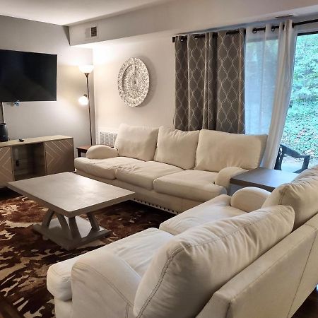 Charming Condo In Central Ралей Екстериор снимка
