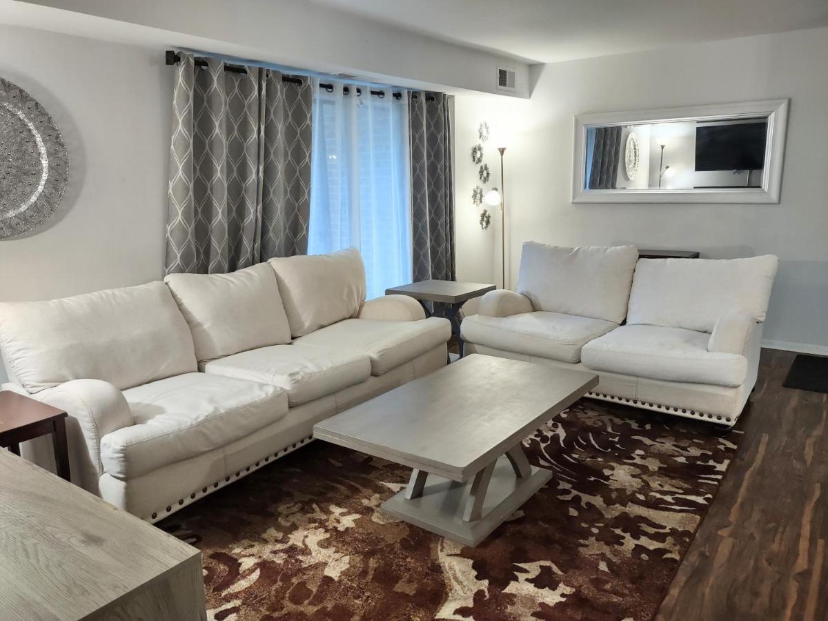 Charming Condo In Central Ралей Екстериор снимка